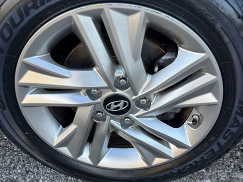 Used 2019 Hyundai Elantra SEL image 24