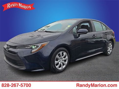 Used 2024 Toyota Corolla LE image 1