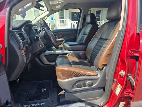 Used 2018 Nissan Titan Platinum Reserve w/ Platinum Utility Package AWD/4WD image 19