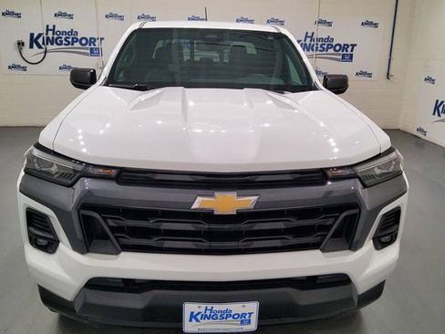 Used 2024 Chevrolet Colorado LT w/ LT Convenience Package III image 11