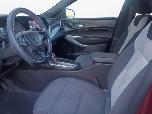 Used 2025 Chevrolet Trax RS w/ Driver Confidence Package image 19