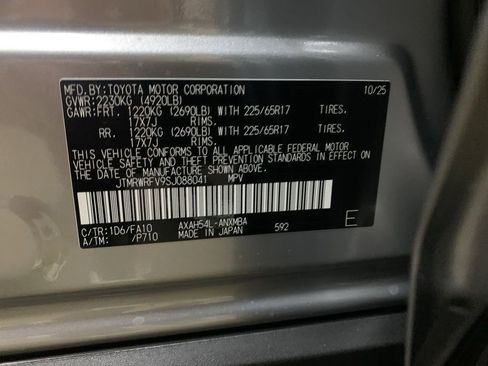 New 2025 Toyota RAV4 XLE image 31