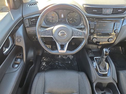 Used 2019 Nissan Rogue Sport SL w/ Premium Package image 13