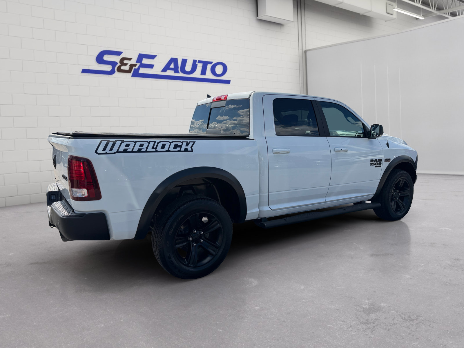 Used 2022 RAM 1500 Warlock AWD/4WD image 4