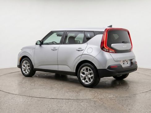 Used 2025 Kia Soul LX w/ LX Technology Package FWD image 5