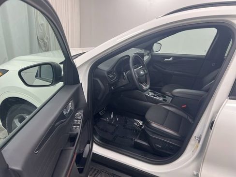 Used 2023 Ford Escape ST-Line w/ Tech Pack #1 AWD/4WD image 11