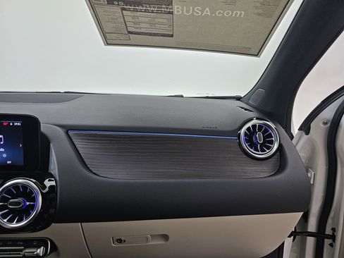 New 2026 Mercedes-Benz GLA 250 4MATIC image 15