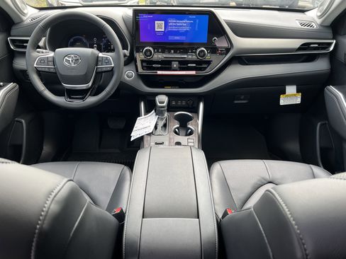 New 2026 Toyota Highlander Limited AWD/4WD image 27