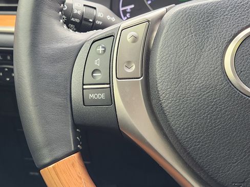 Used 2014 Lexus ES 300h image 28