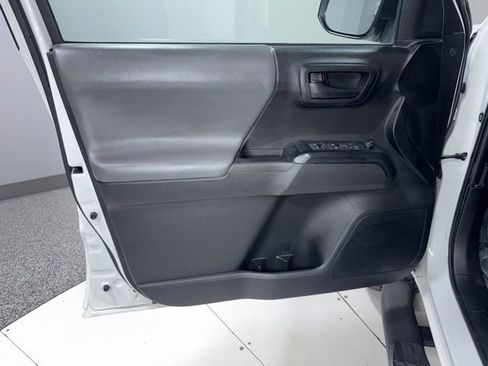 Used 2021 Toyota Tacoma SR w/ SR Convenience Package image 6