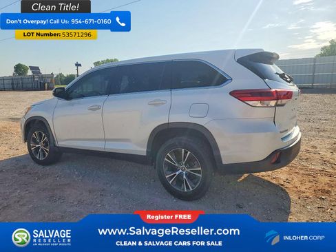 Used 2019 Toyota Highlander LE FWD image 3