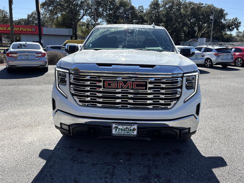Used 2025 GMC Sierra 1500 SLT image 8