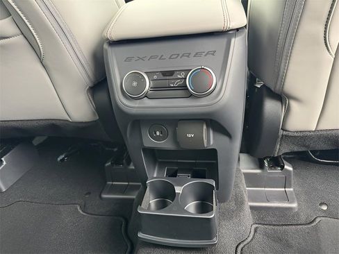 New 2025 Ford Explorer Active w/ Active Comfort Package image 22