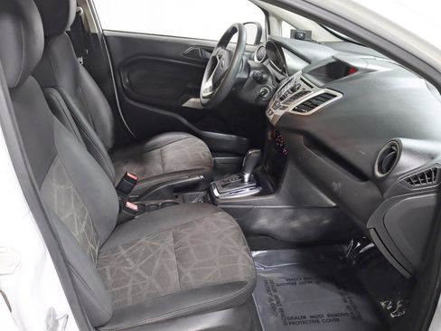 Used 2013 Ford Fiesta SE image 25