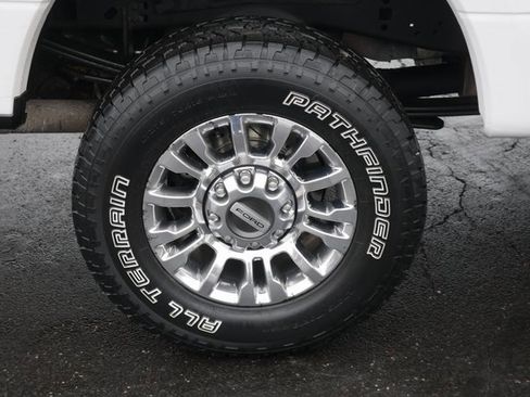 Used 2020 Ford F250 XLT w/ XLT Premium Package image 12