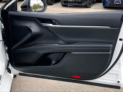 Used 2024 Toyota Camry SE image 21