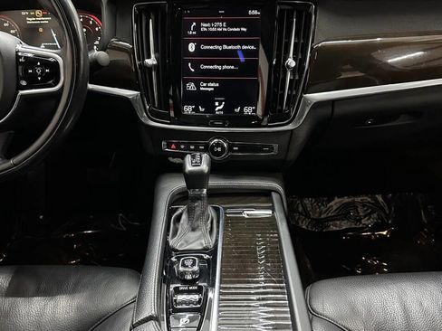 Used 2018 Volvo S90 T5 Momentum w/ Convenience Package image 26