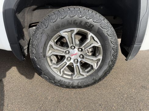 Used 2025 GMC Sierra 1500 SLT image 20