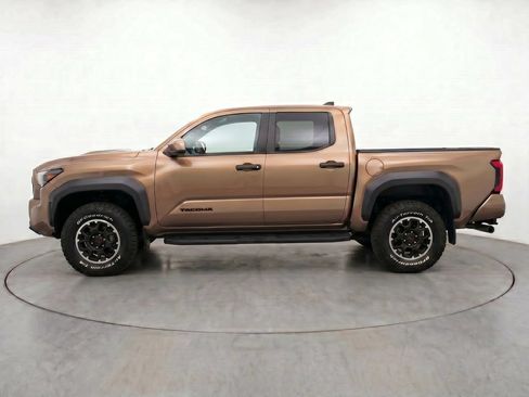 Used 2024 Toyota Tacoma TRD Off-Road AWD/4WD image 6