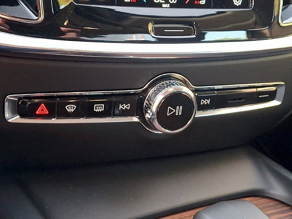 Used 2024 Volvo S60 B5 Plus AWD/4WD image 15