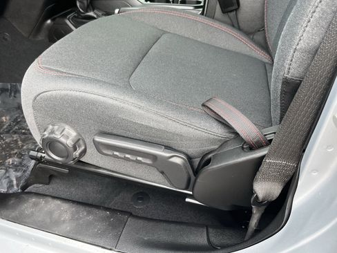 Used 2024 Jeep Gladiator Rubicon w/ Convenience Group image 15