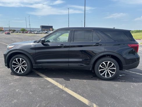 Used 2022 Ford Explorer ST-Line w/ Class IV Trailer Tow Package AWD/4WD image 8