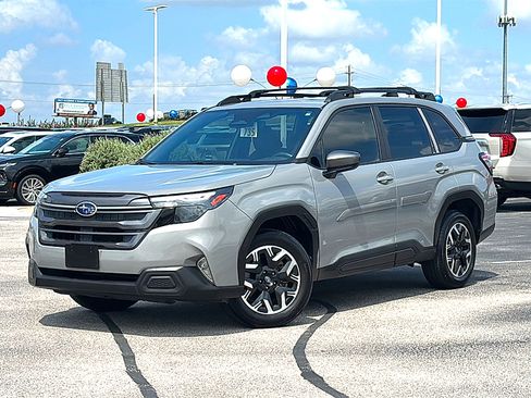Used 2025 Subaru Forester Premium w/ Convenience Package #1 AWD/4WD image 2