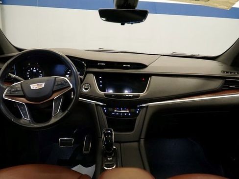 Certified 2022 Cadillac XT5 Sportv w/ Technology Package image 12