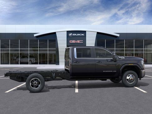 New 2025 GMC Sierra 3500 SLE w/ SLE Convenience Package image 5