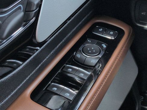 Used 2023 Lincoln Aviator Reserve w/ Equipment Group 201A AWD/4WD image 25