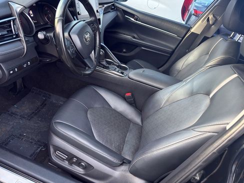 Used 2022 Toyota Camry XSE image 12