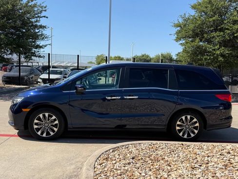 Used 2023 Honda Odyssey EX-L image 2