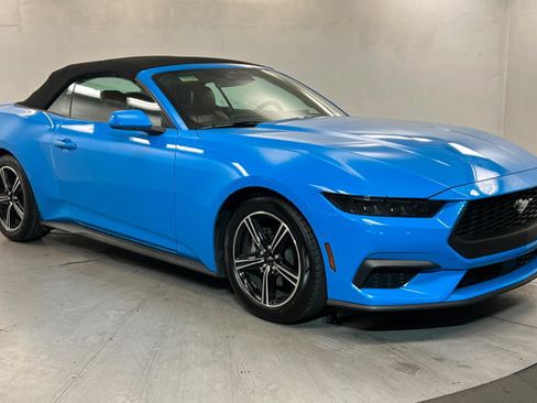 Used 2025 Ford Mustang Premium RWD image 7