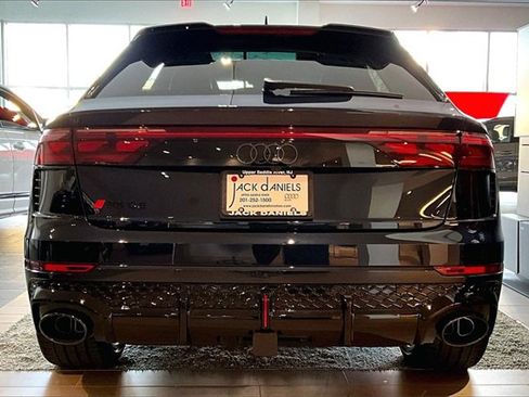 New 2026 Audi RS Q8 performance image 4