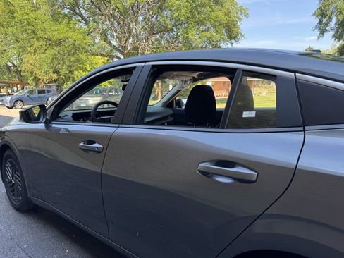 New 2026 Nissan Sentra SV w/ SV Convenience Package FWD image 26