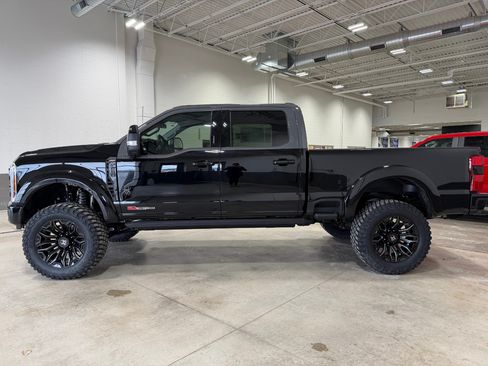New 2026 Ford F250 Lariat w/ Black Appearance Package AWD/4WD image 9