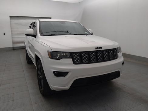 Used 2019 Jeep Grand Cherokee Altitude image 14