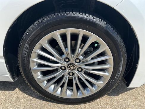 Certified 2021 Toyota Avalon Limited w/ Advanced Safety Package FWD image 7