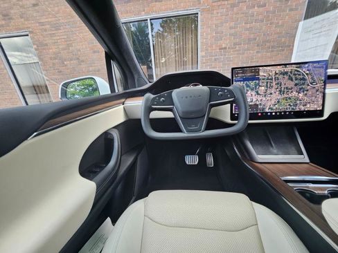 Used 2023 Tesla Model X AWD/4WD image 5