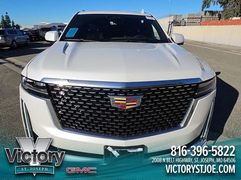 Used 2024 Cadillac Escalade ESV Premium Luxury image 10