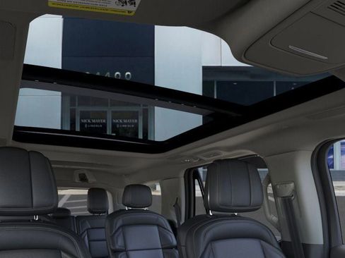 New 2025 Lincoln Navigator Reserve image 22