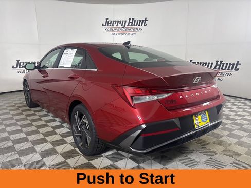 Used 2024 Hyundai Elantra SEL w/ Convenience Package FWD image 9