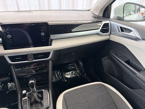 New 2026 Volkswagen Taos SE FWD image 29