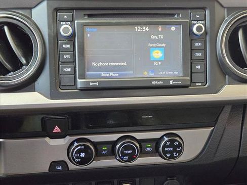 Used 2018 Toyota Tacoma SR5 RWD image 13