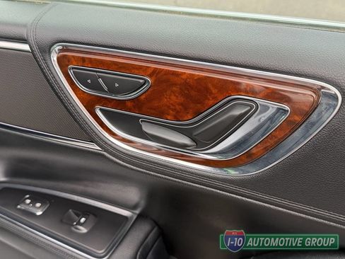 Used 2019 Lincoln Continental Premiere FWD image 17
