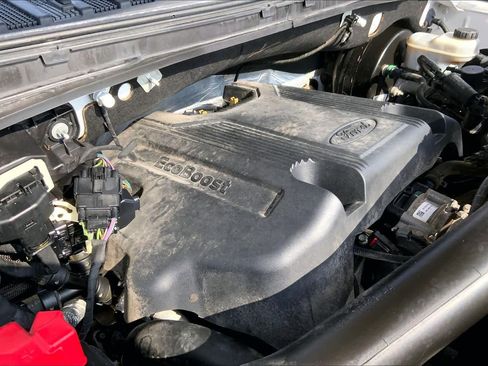 Used 2018 Ford Expedition XLT w/ Equipment Group 202A image 31