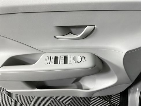 Used 2025 Hyundai Kona SEL image 15