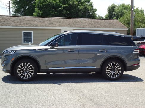 Used 2023 Lincoln Aviator AWD w/ Premium Package image 6