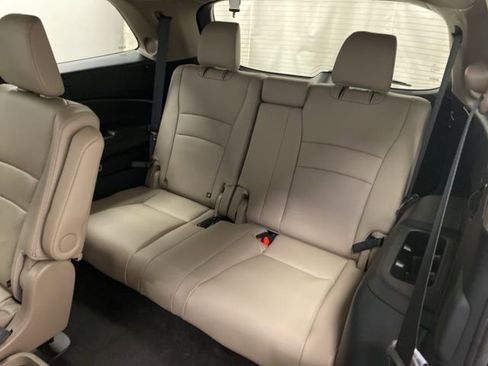 Used 2022 Honda Pilot Touring image 23