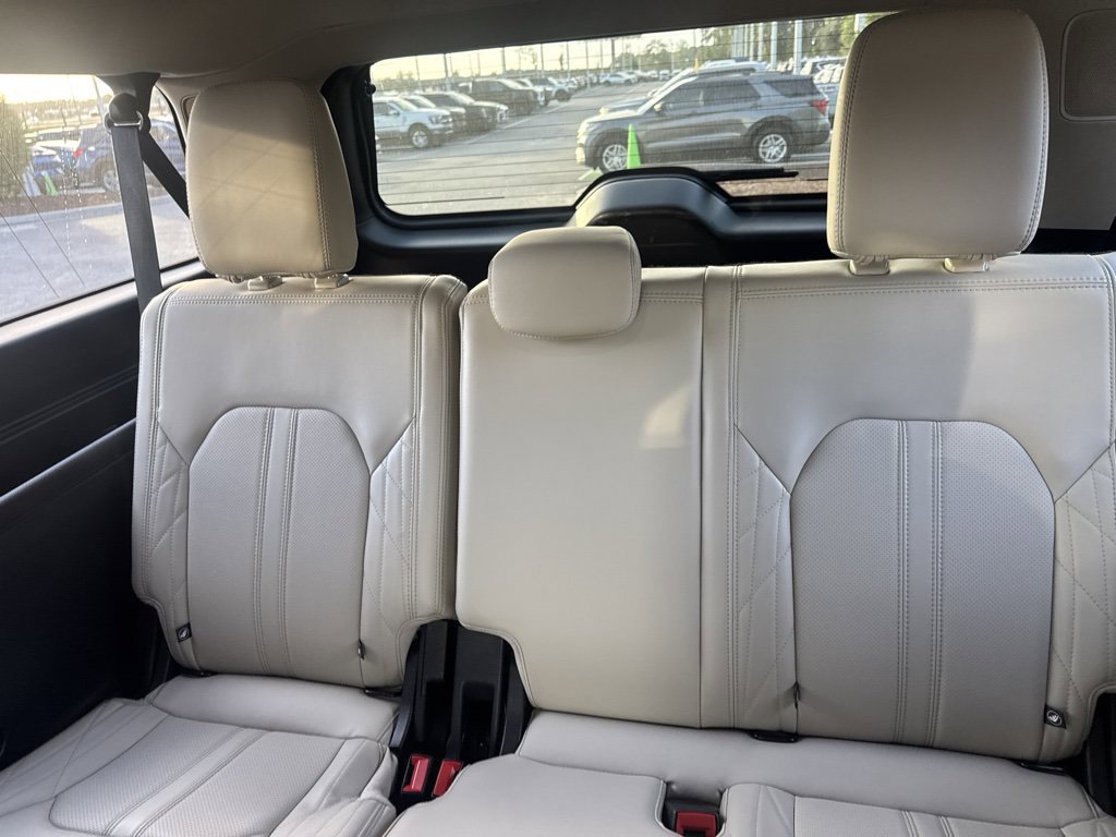 Used 2019 Ford Expedition Max Platinum AWD/4WD image 8
